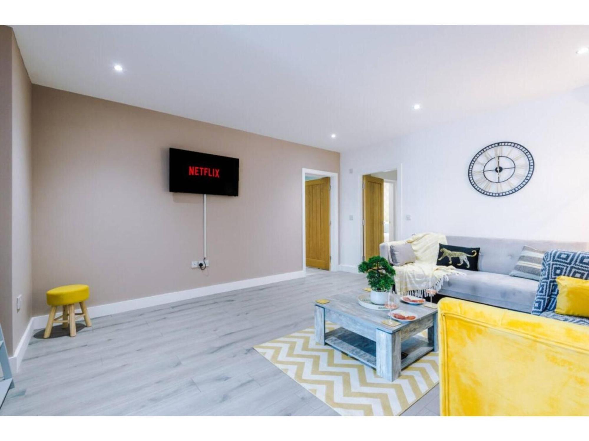 The Ecclesian Deluxe Apartments Near Trafford Centre Eccles Train Station Manchester Exterior foto